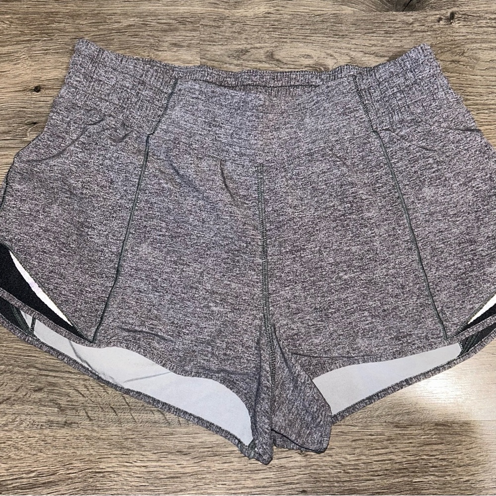 Lululemon Hotty Hot 2.5”